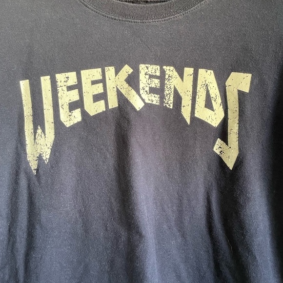 Mad Engine “Weekends” Cropped Top women’s size large - Picture 3 of 9